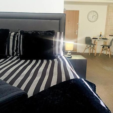 #215 1 Bed Serviced Apartment 德比 外观 照片