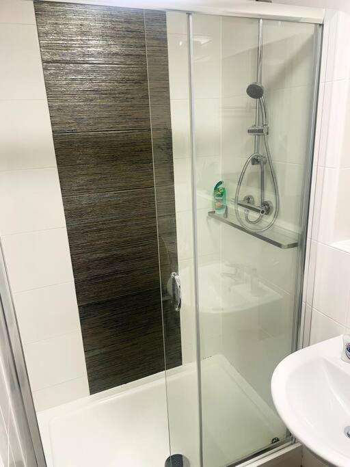 #215 1 Bed Serviced Apartment 德比 外观 照片