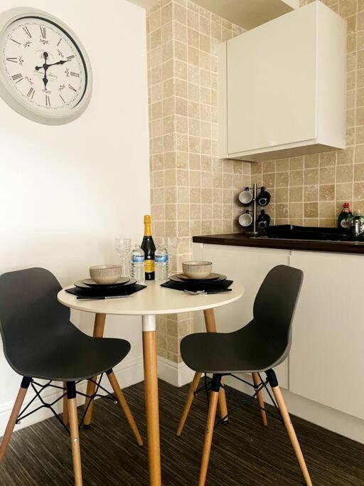 #215 1 Bed Serviced Apartment 德比 外观 照片