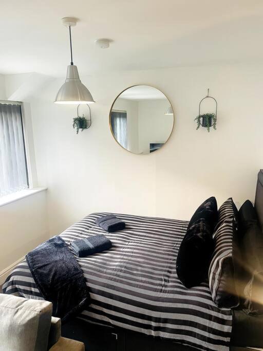 #215 1 Bed Serviced Apartment 德比 外观 照片